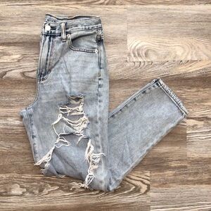 American Eagle Light Rinse Destroyed High Rise Cotton Mom Jeans 4